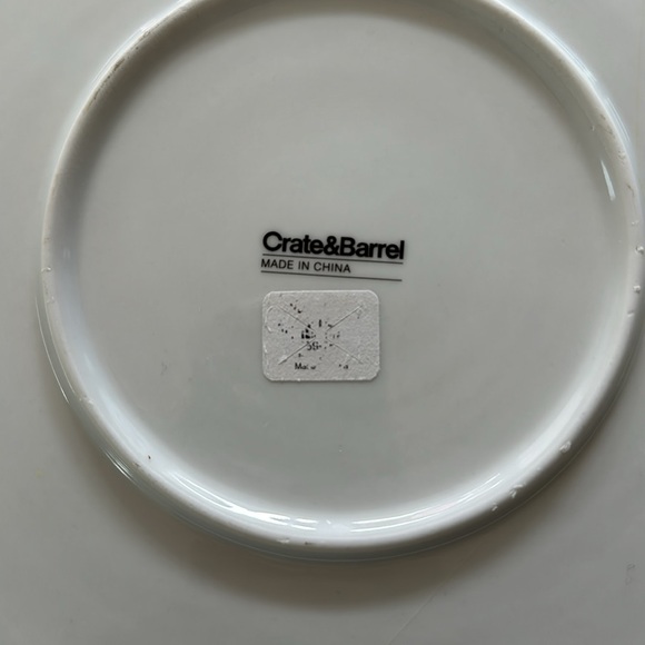 Crate & Barrel Holiday Plater - Picture 2 of 3
